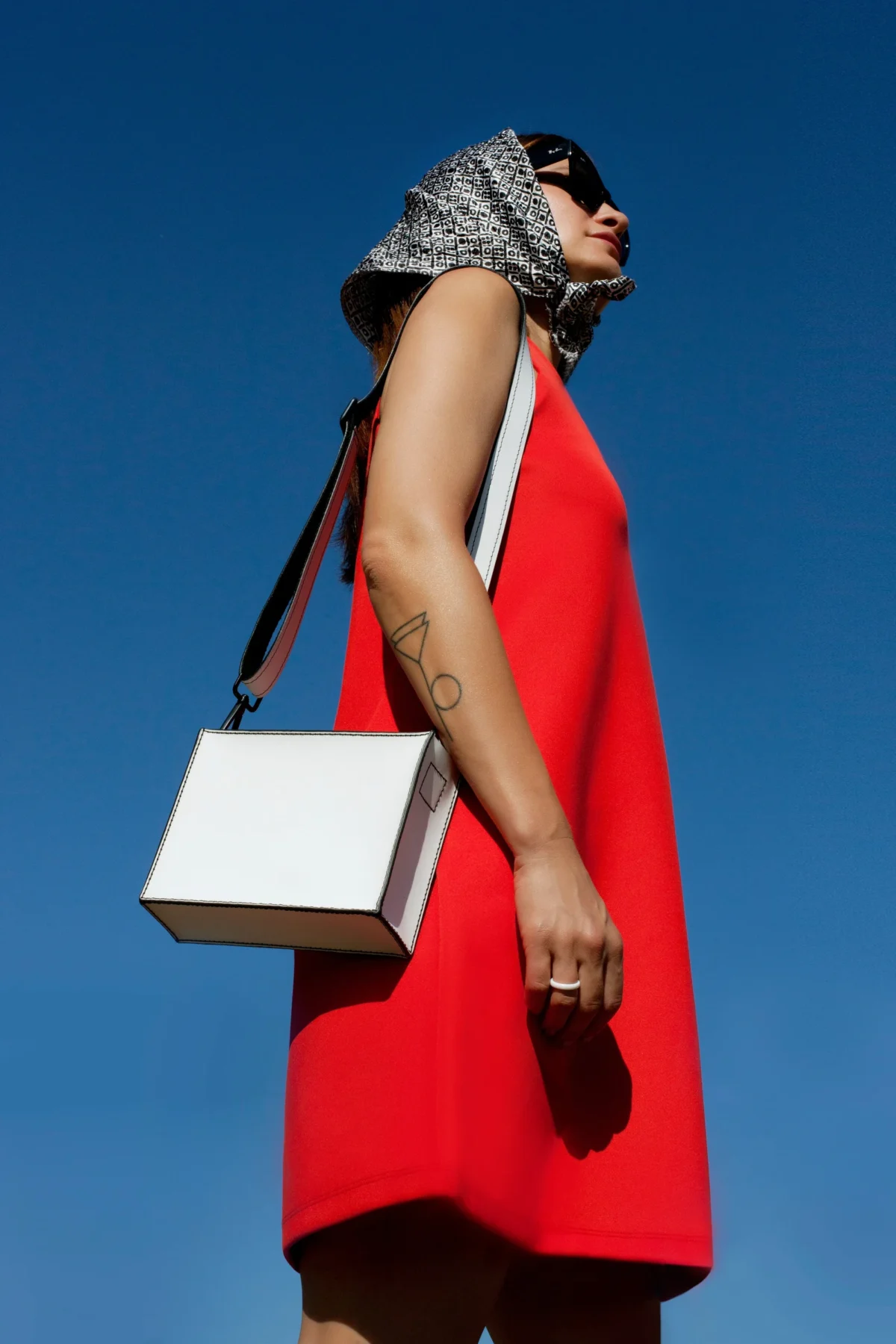 M.hip Versatility Bag XS horizontal White & Black, leather bag product photo 8
