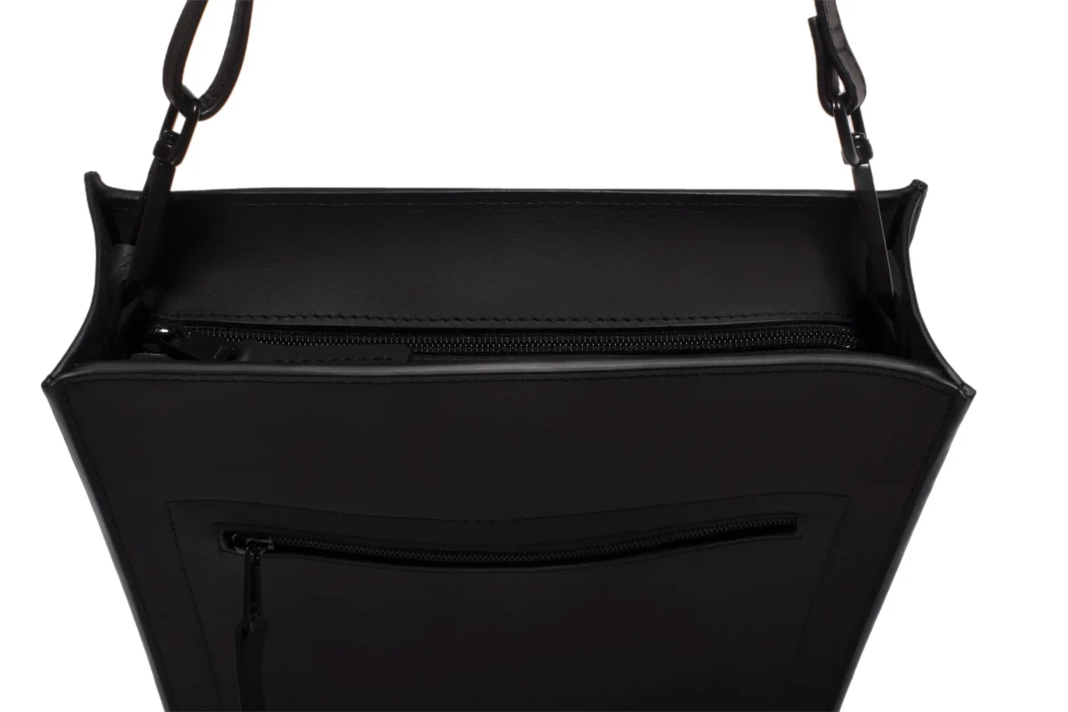 M.hip Versatility Bag M Total Black, leather bag product photo 7