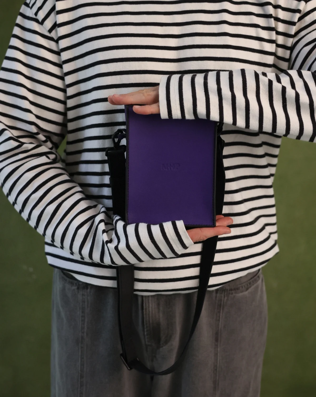 M.hip Versatility Bag XS vertical - Violet, leather bag product photo 10